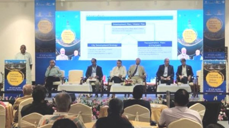 Prof. Shivanand Swamy of CoE-UT presents at the National Conclave on Urban Planning