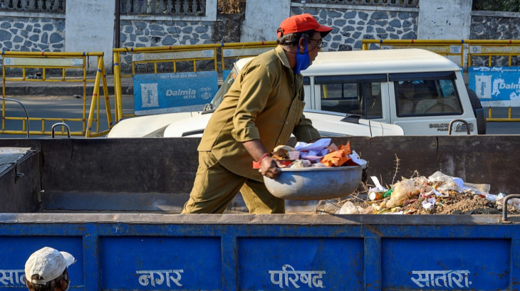 Moving towns towards climate resilient waste management